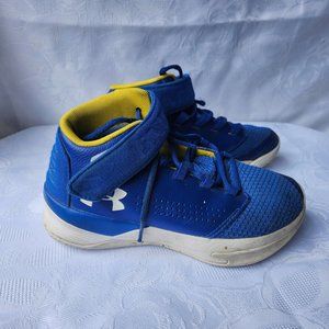 Under Armour Boys Blue Sneakers- Size 4 (Jr))